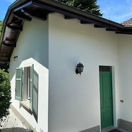 Casa Del Custode: Renovated Flat With Garden In A Near The Stresa