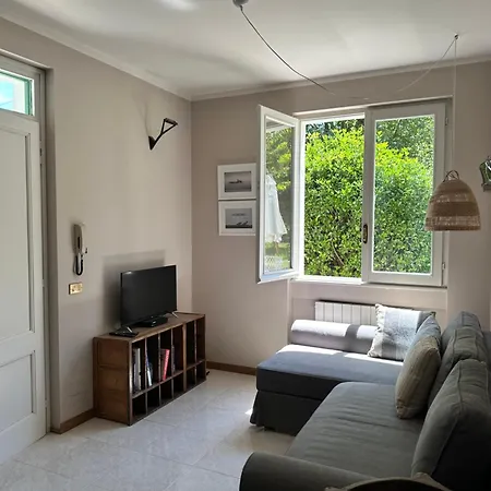 Διαμέρισμα Casa Del Custode: Renovated Flat With Garden In A Near The Στρέσα