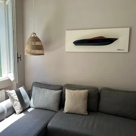 Casa Del Custode: Renovated Flat With Garden In A Near The * Στρέσα